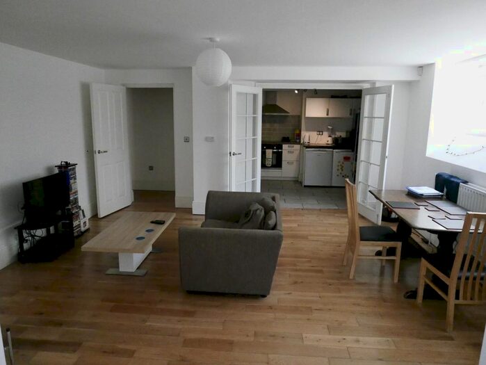 2 Bedroom Flat To Rent In South Park, Lincoln, LN5