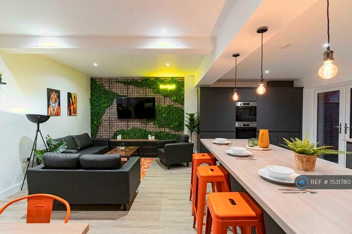 6 Bedroom Terraced House To Rent In Blackthorn Terrace, Portsmouth, PO1