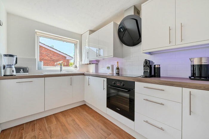 1 Bedroom Flat For Sale In Myddelton Park, Whetstone, N20
