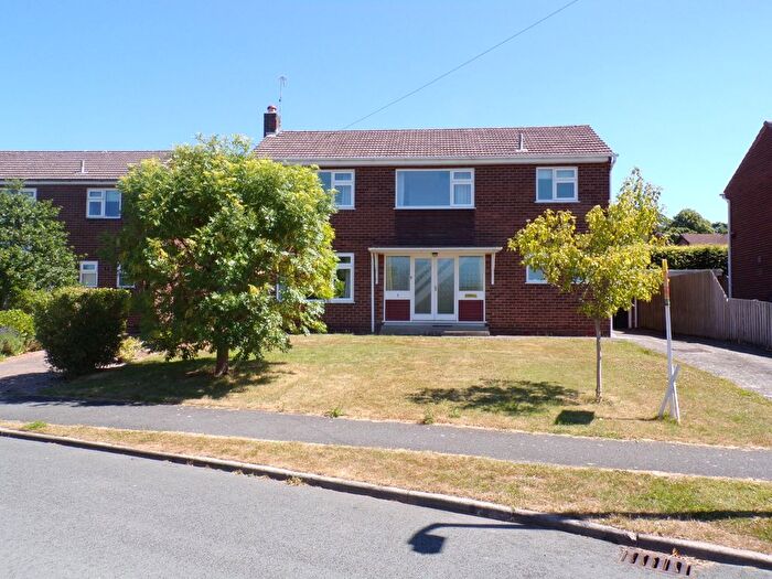 3 Bedroom Detached House To Rent In Woodlands Close, Neston, CH64