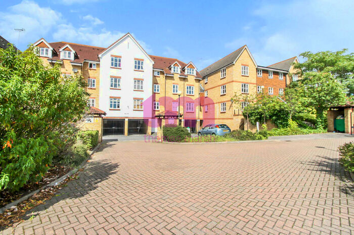 2 Bedroom Flat To Rent In Highgrove Mews, Grays, RM17