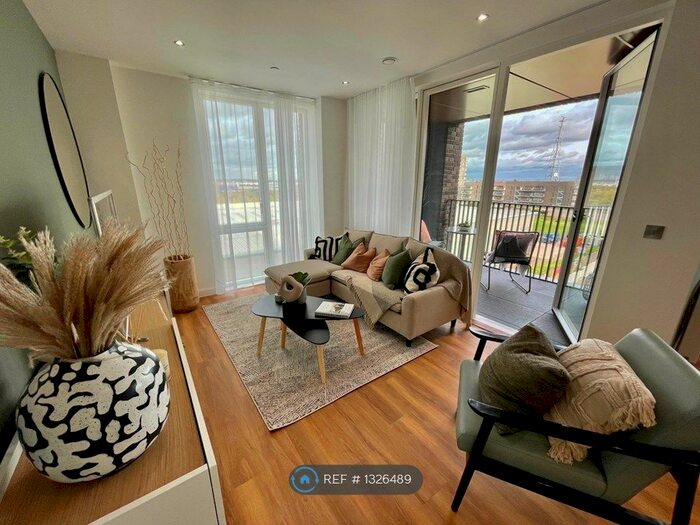 2 Bedroom Flat To Rent In George Court, London, E16