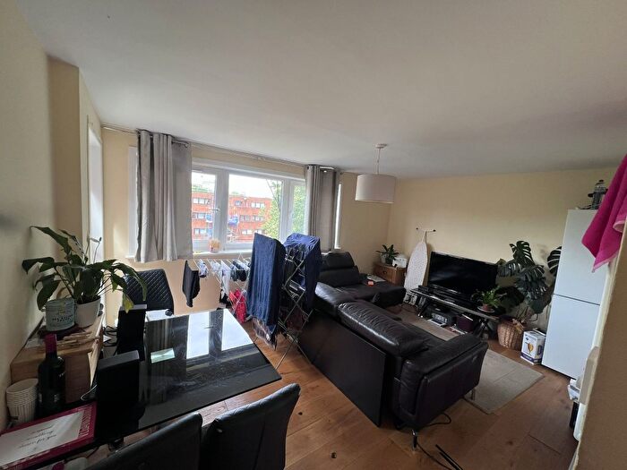 4 Bedroom Flat To Rent In Russet Crescent, London, N7