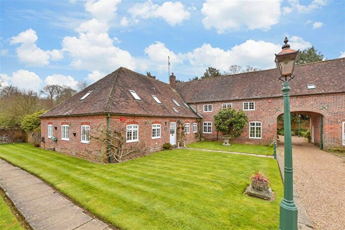 4 Bedroom Link Detached House For Sale In Acrise, Folkestone, Kent, CT18