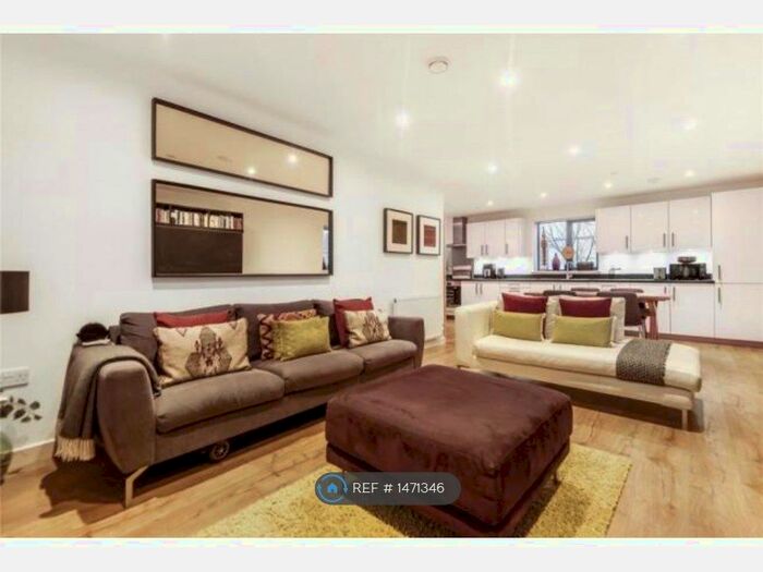 2 Bedroom Flat To Rent In Bridge Street, Pinner, HA5