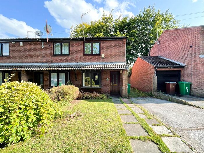 2 Bedroom Town House To Rent In Portland Court, Sherwood, Nottingham, NG5