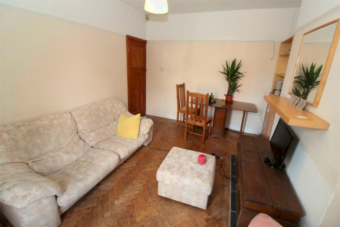 3 Bedroom House To Rent In Pentyrch Street, Cathays, Cardiff, CF24