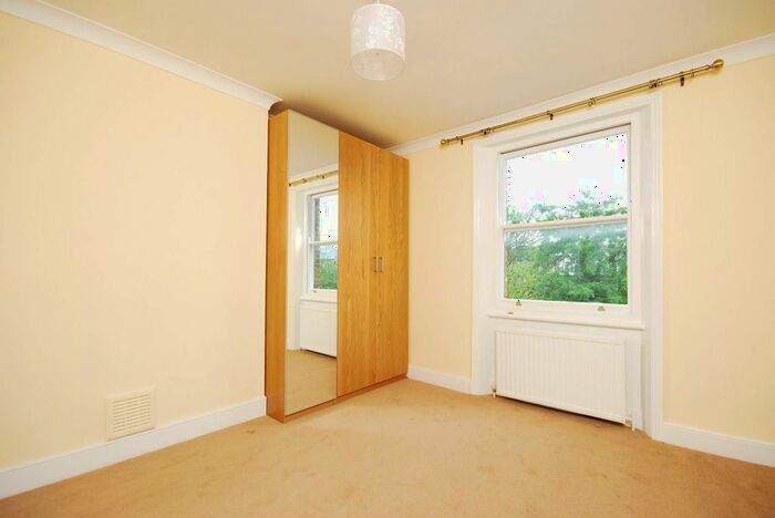3 Bedroom Flat To Rent In Harvard Road, Chiswick, W4