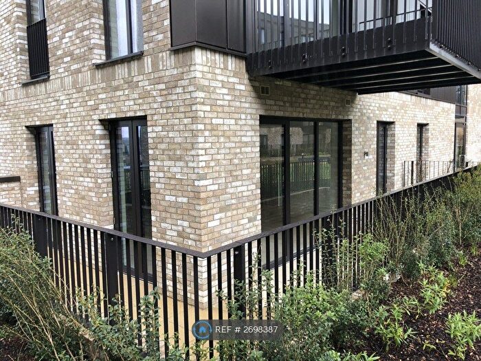 2 Bedroom Flat To Rent In Fellow House, London, NW7