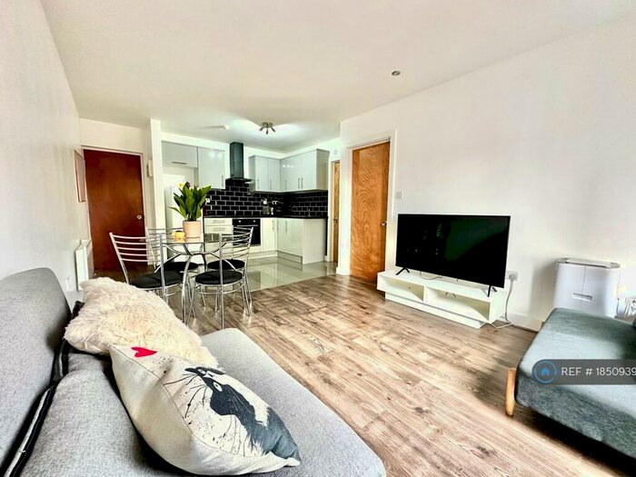 1 Bedroom Flat To Rent In Ilford Lane, Ilford, IG1