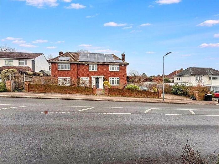 3 Bedroom Property To Rent In The Ridgeway, Tonbridge, TN10