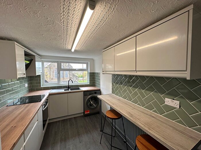 2 Bedroom Property To Rent In Landeg Street, Abertawe, SA6