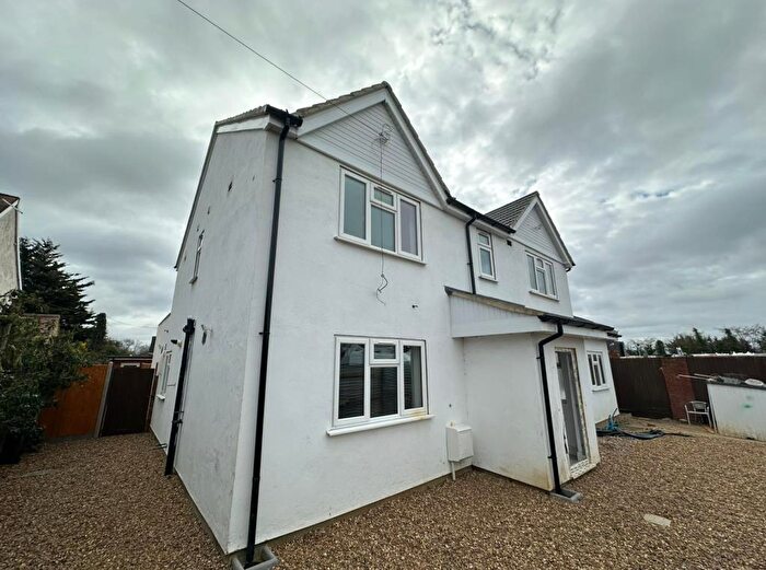 2 Bedroom Apartment To Rent In Slough, Berkshire, SL3