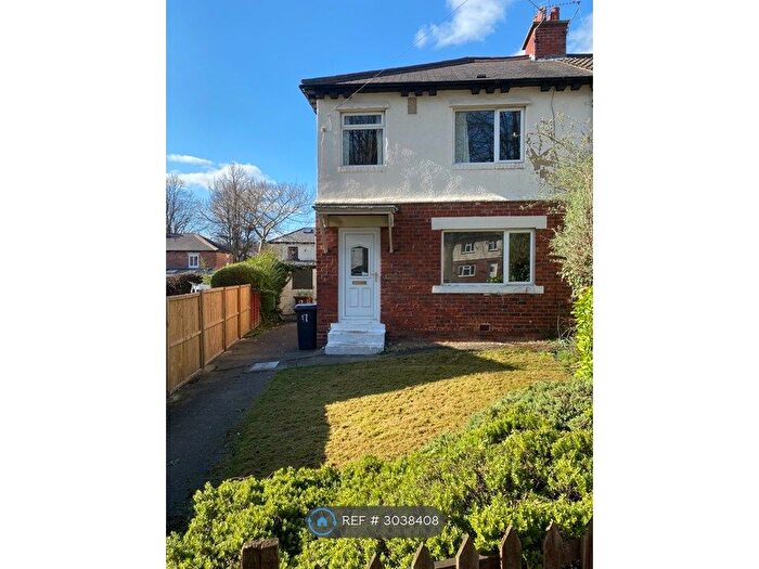 3 Bedroom Semi-Detached House To Rent In Cragg Avenue, Leeds, LS18