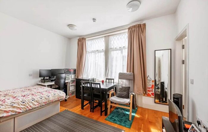 1 Bedroom Studio To Rent In Uxbridge Road, London, W3