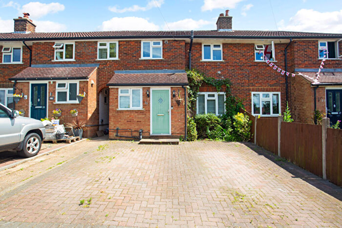 3 Bedroom Terraced House For Sale In Hilltop, St. Albans, AL3