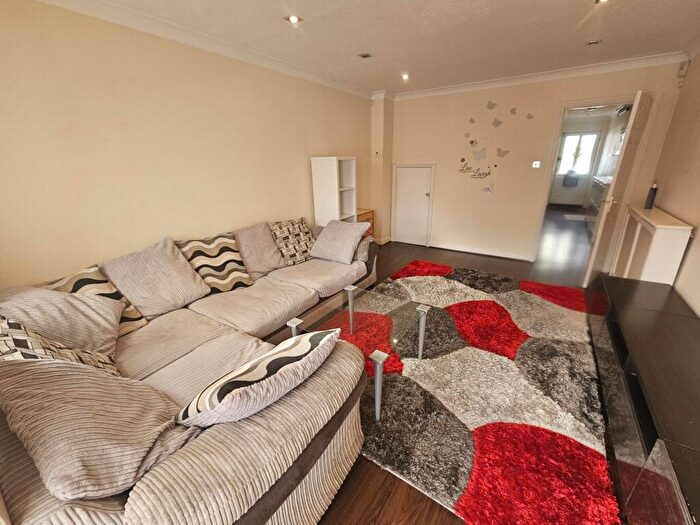 2 Bedroom Semi-Detached House For Sale In Sefton Avenue, Mill Hill, NW7