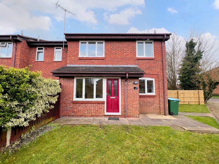 1 Bedroom Property To Rent In Sharp Close, Aylesbury, HP21