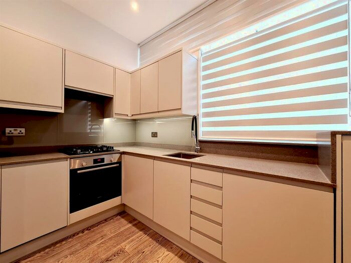 Studio To Rent In Stirling Way, Borehamwood, WD6