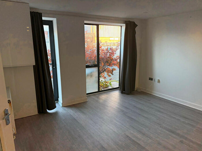 2 Bedroom Maisonette To Rent In Butchers Road, London, E16