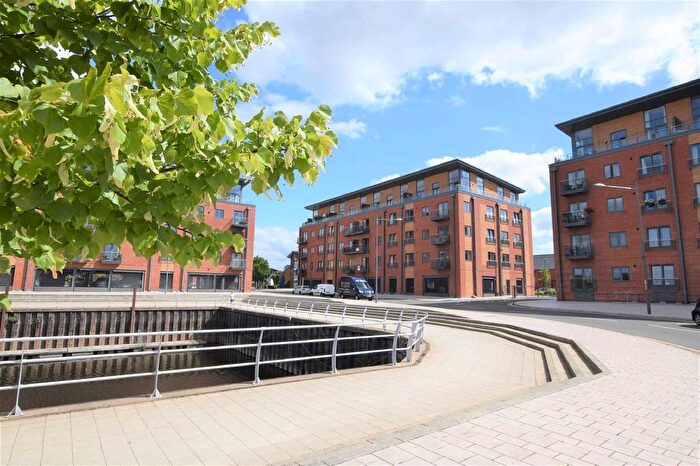 2 Bedroom Flat For Sale In Woodhouse Close, Diglis, WR5