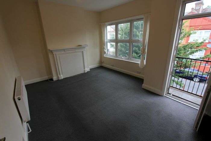 3 Bedroom Flat To Rent In Salisbury Road, London, N4