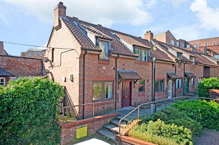 1 Bedroom Flat For Sale In North Street, York, YO1