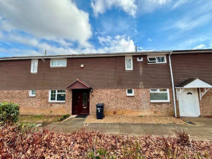 3 Bedroom Terraced House For Sale In Flaxwell Court, Standens Barn, Northampton, NN3