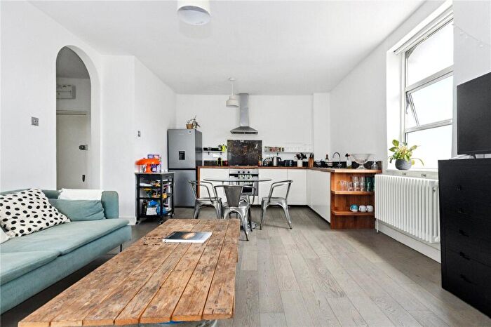 3 Bedroom Apartment To Rent In Cheshire Street, London, E2