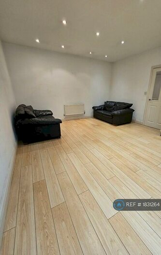 1 Bedroom Flat To Rent In High Street, Great Baddow, Chelmsford, CM2