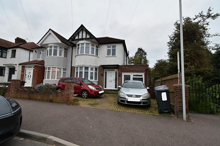 4 Bedroom Semi-detached House To Rent In Harrow, HA3