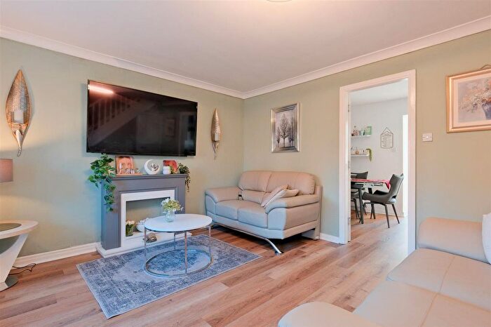 2 Bedroom Semi-Detached House For Sale In Boden Quadrant, Motherwell, ML1