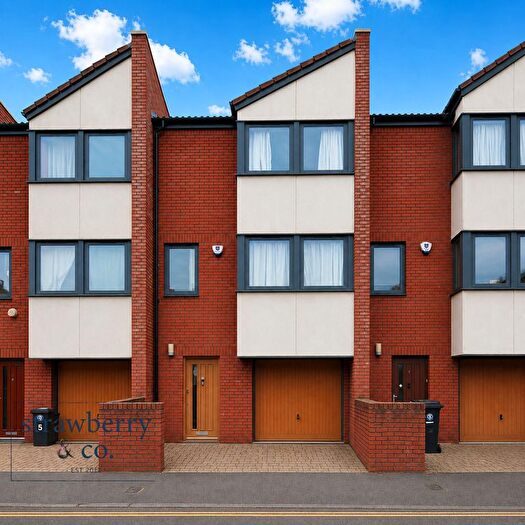 3 Bedroom Terraced House To Rent In Pennywell Road, Bristol, BS5