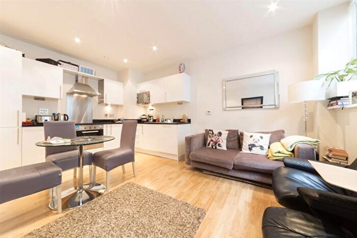 2 Bedroom Flat To Rent In Denison House, Canary Wharf, E14