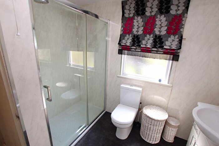 2 Bedroom Bungalow For Sale In Main Road, Humberston Fitties, DN36
