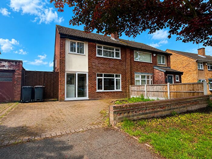 3 Bedroom Semi-Detached House For Sale In Fox Avenue, Nuneaton, CV10