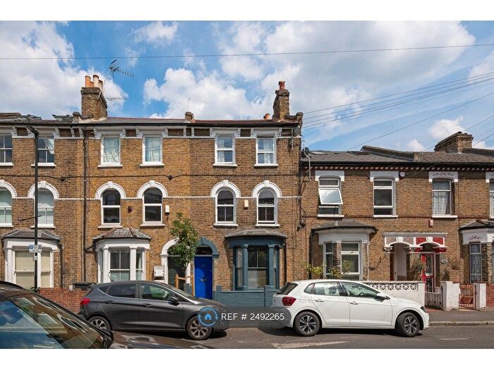 4 Bedroom Terraced House To Rent In Dalyell Road, London, SW9