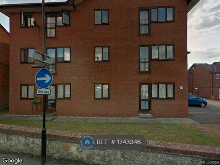 1 Bedroom Flat To Rent In Rolla Court, Newport, PO30