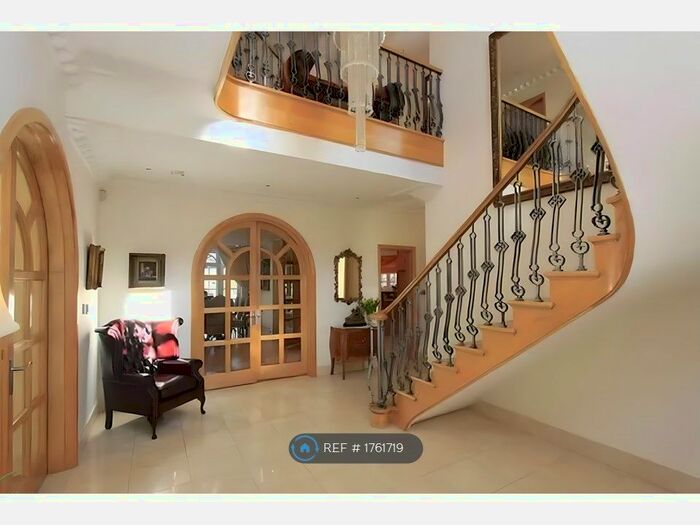 5 Bedroom Detached House To Rent In Friern Barnet Lane, London, N20