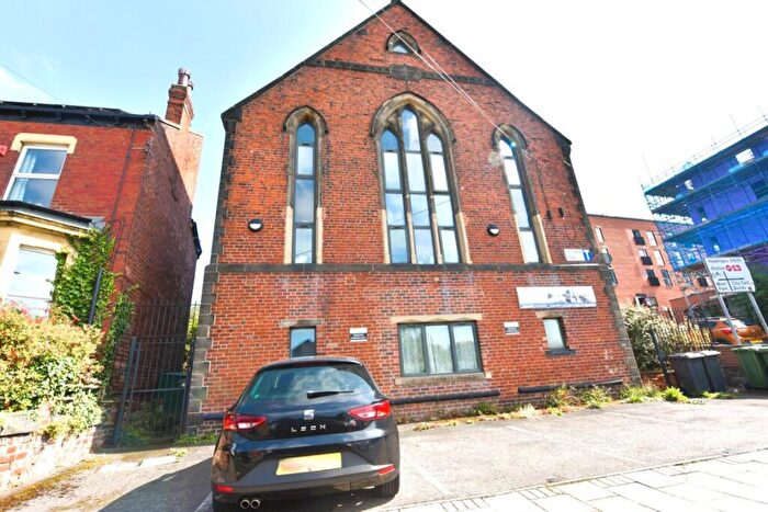 5 Bedroom Flat To Rent In Carmine House, LS5