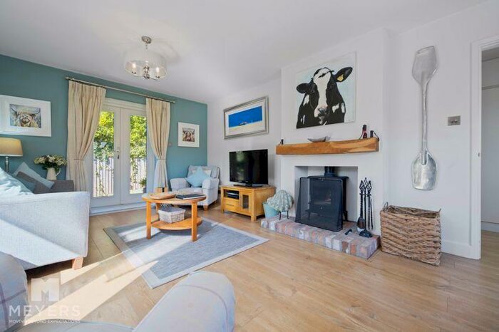 2 Bedroom Bungalow For Sale In Farm Lane, West Lulworth, BH20