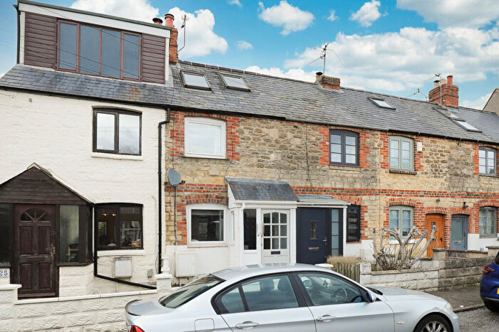 2 Bedroom Terraced House For Sale In Temple Road, Oxford, OX4