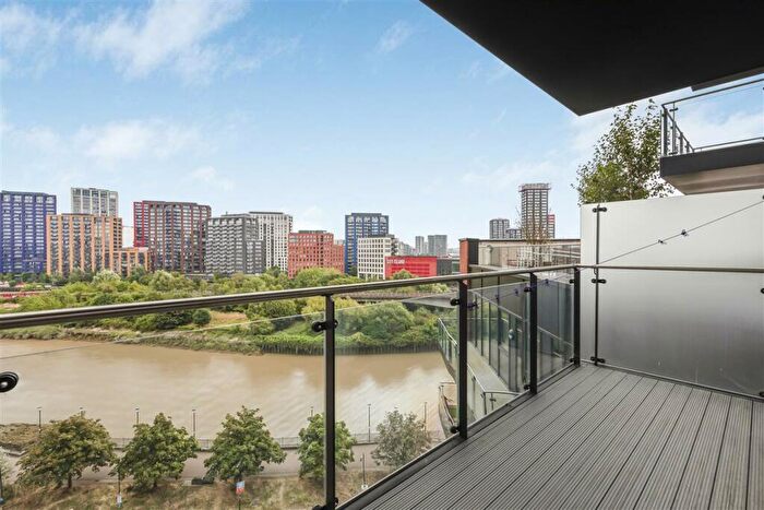 2 Bedroom Flat For Sale In Leamouth Road, E14