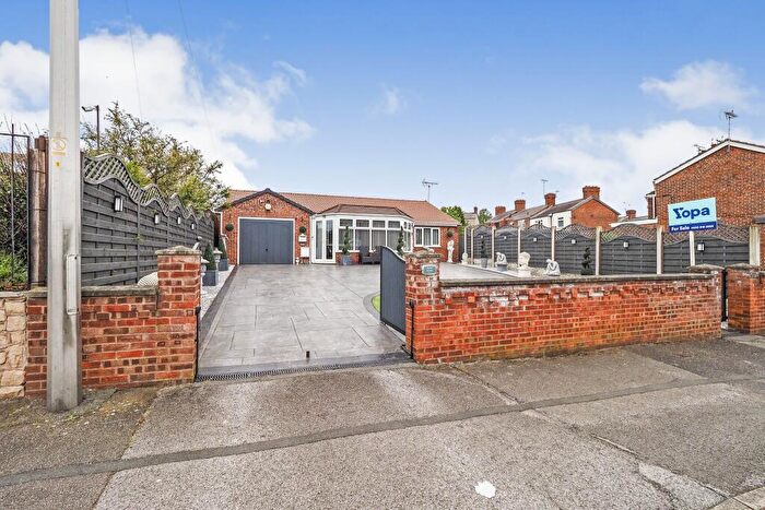 2 Bedroom Detached Bungalow For Sale In Eastland Terrace, Mansfield, NG20