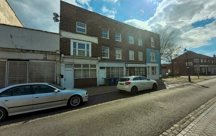 2 Bedroom Flat To Rent In High Street, Blue Town, Sheerness, ME12
