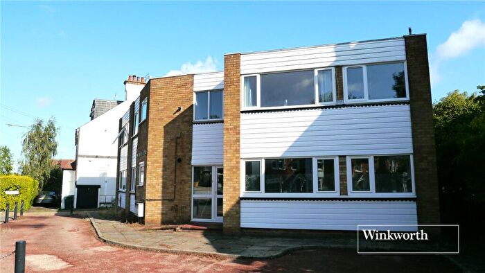 2 Bedroom Apartment To Rent In The White Lodge, The Avenue, High Barnet, EN5