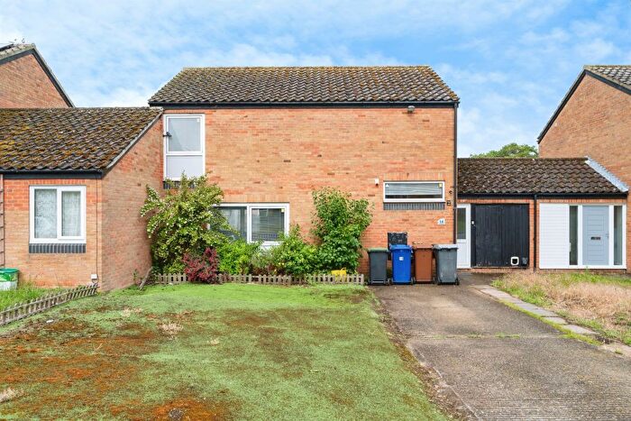 3 Bedroom Link Detached House For Sale In Earls Field, Raf Lakenheath, Brandon, IP27