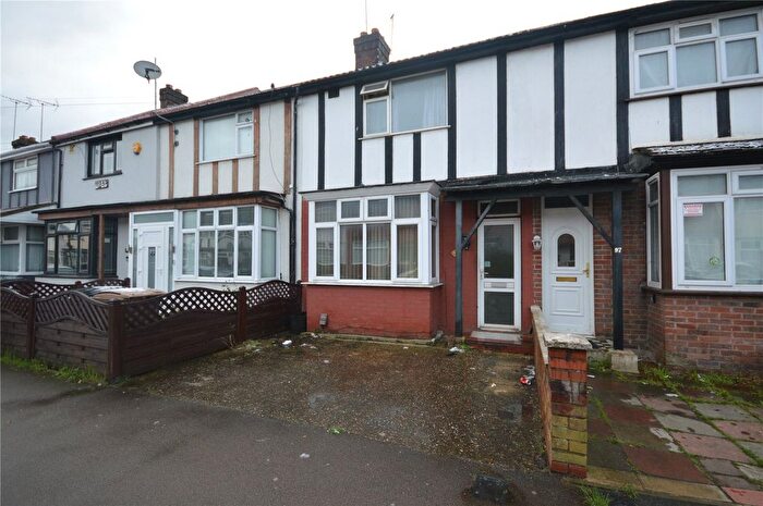 2 Bedroom Terraced House For Sale In Connaught Road, Luton, Bedfordshire, LU4