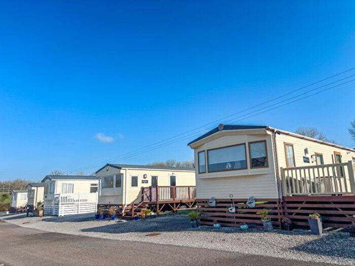 2 Bedroom Park Home For Sale In Begelly, Kilgetty, SA68