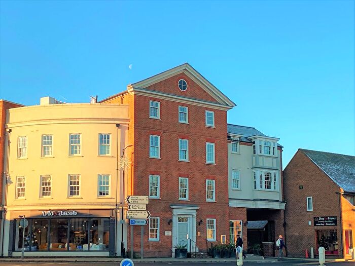 2 Bedroom Flat To Rent In Windsor House, Dean Street, Marlow, SL7